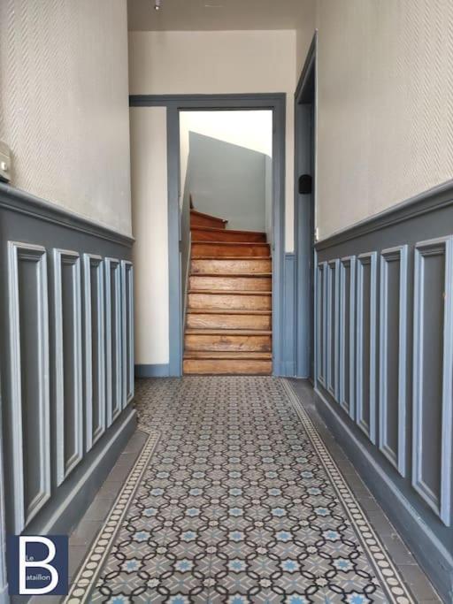 Le Bataillon - Confort Compiègne Exterior foto
